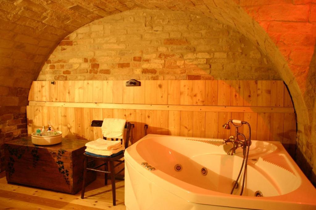 La Neviera Nel Pozzo Bed & Breakfast Offida Room photo